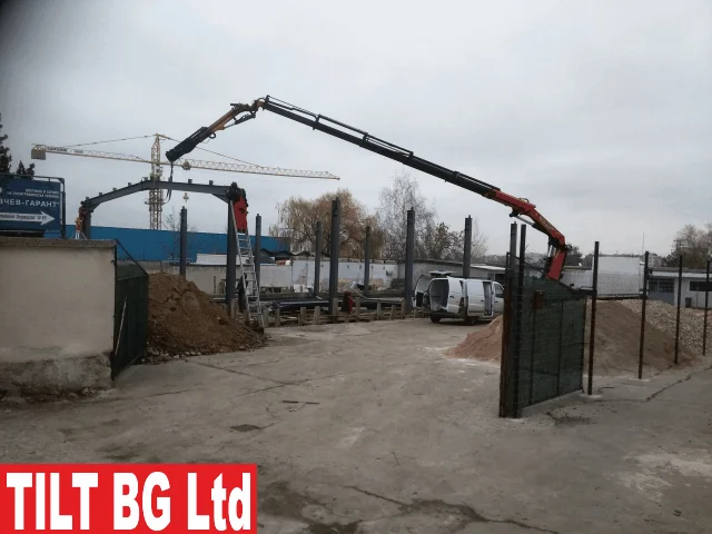 Автосервиз София Зар Ауто - Производство — детайли на конструкцията. Метални конструкции и термопанели — Тилт БГ ООД, над 20 год. опит.
