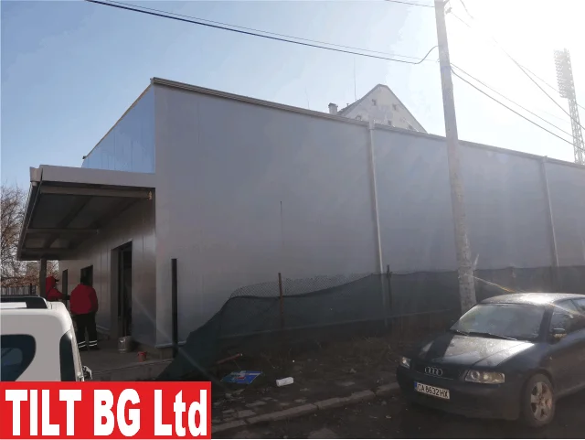 Метална конструкция за склад — изкопни работи и бетонова основа